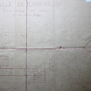 Ecole publique des Filles - Photographie d'une reproduction du plan de l'école publique des Filles de Lamballe - 1910